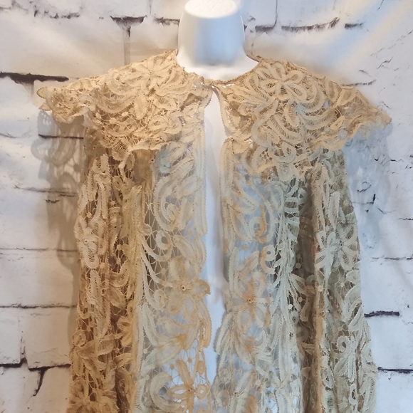 VTG Jackets & Blazers - Beautiful VTG Lace Jacket